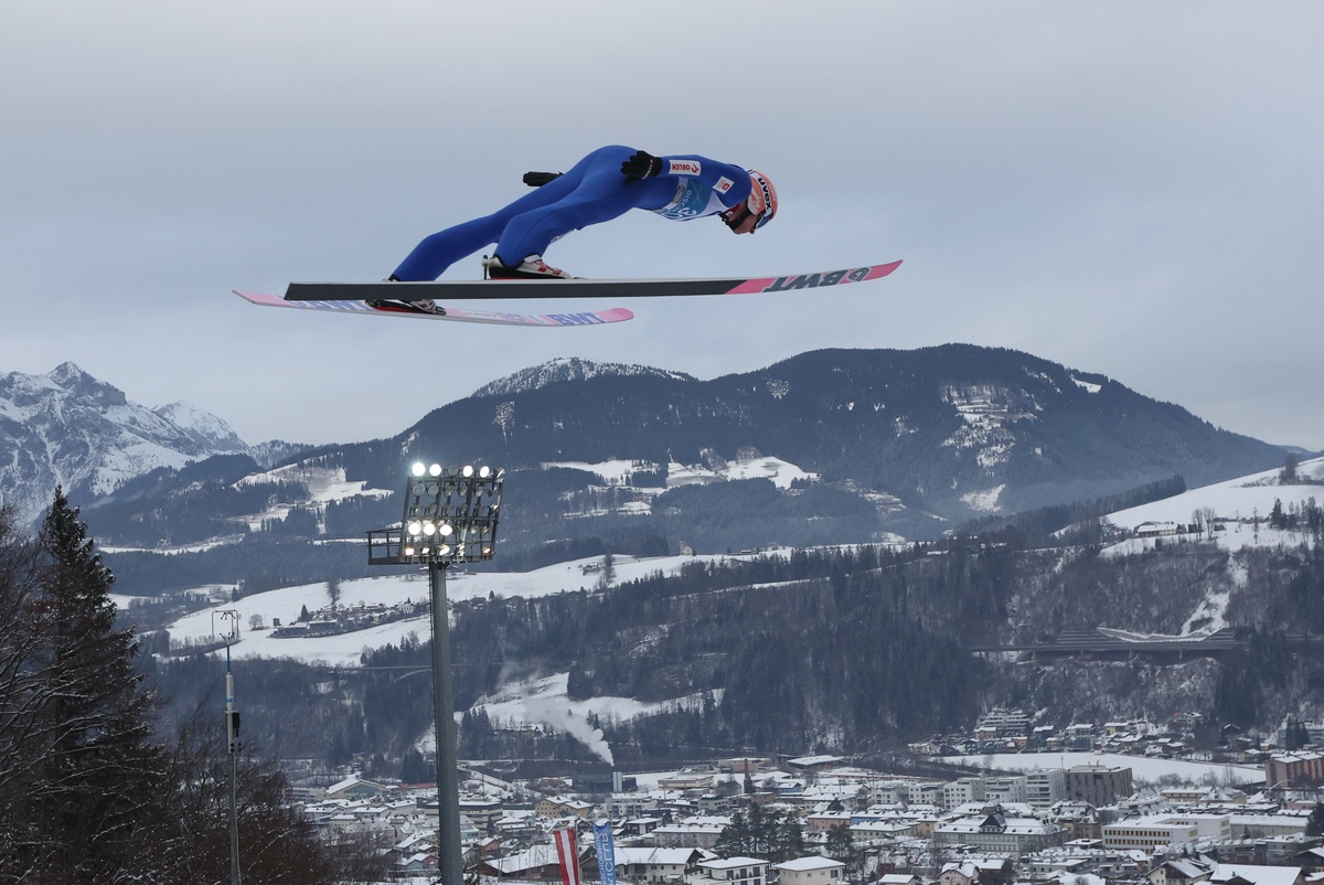 九游官网pc-关于全国滑雪锦标赛，雪地上的速度与激情的信息