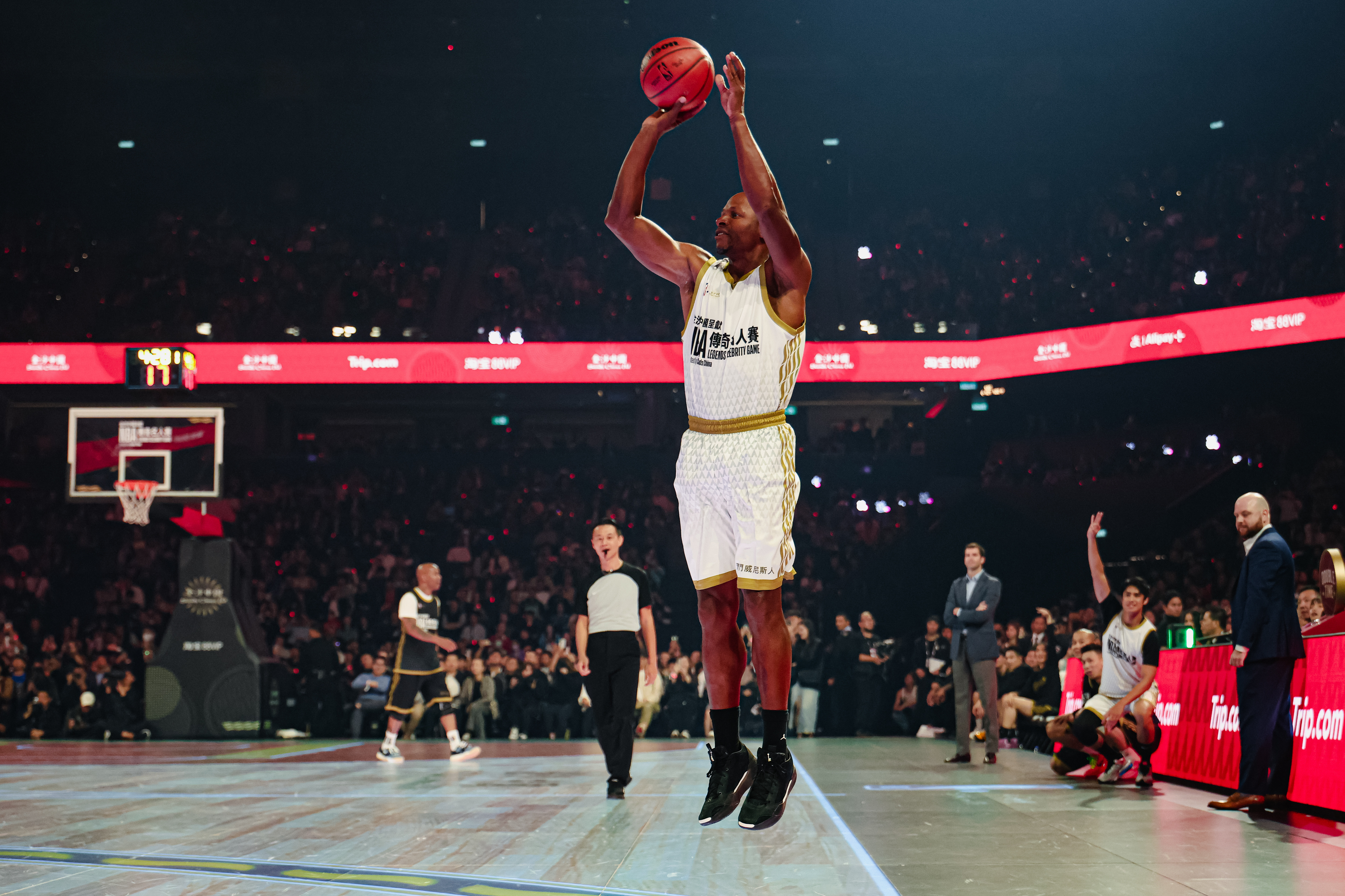 九游网-包含球员生活：赛场之外的NBA明星日常的词条