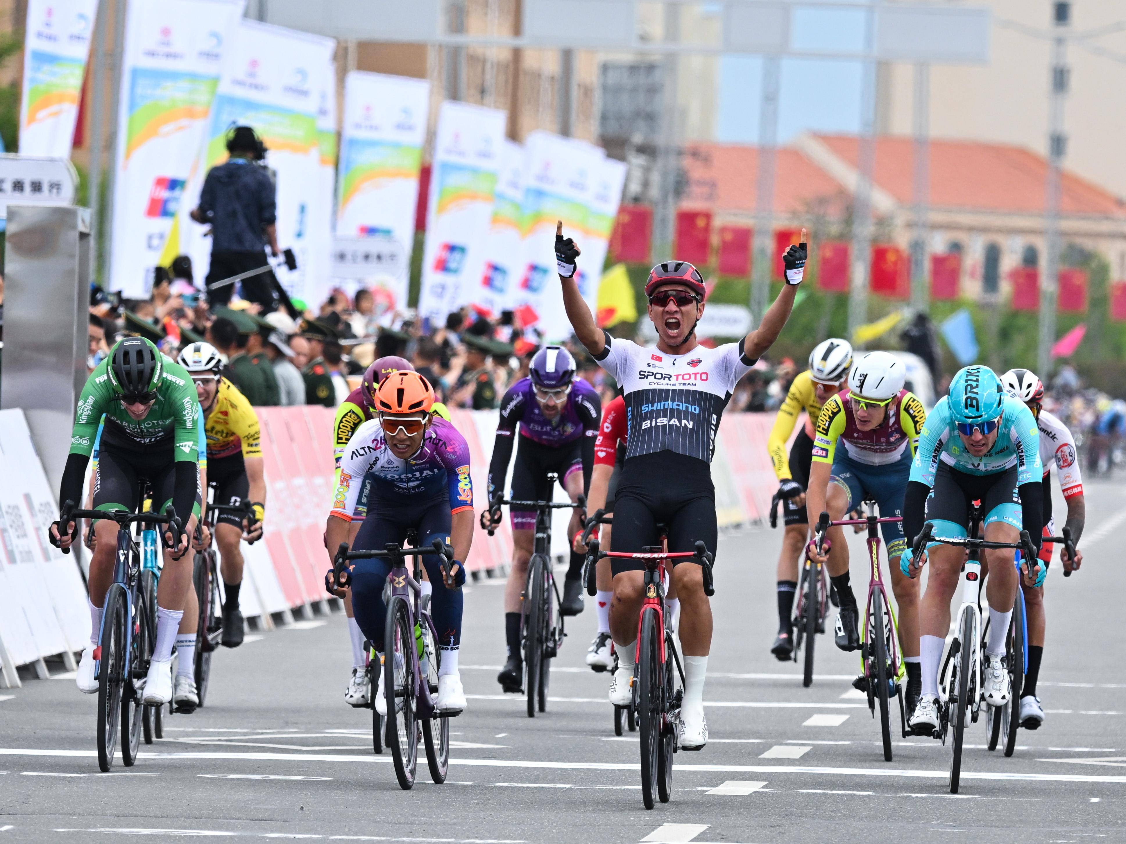 公路自行车环赛,穿越城市与乡村的精彩瞬间的简单介绍 公路自行车环赛,穿越城市与乡村的精彩瞬间的简单介绍