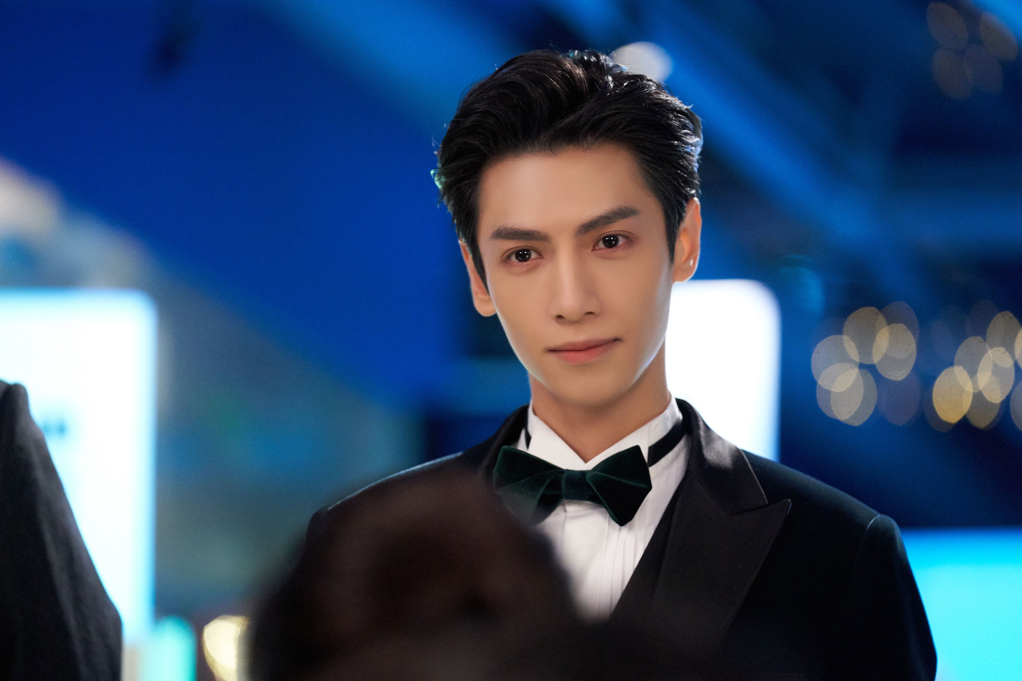 九游jiuyou-2019年季后赛：库里在关键第四节投入连续三记远距离三分，领导勇士获胜！