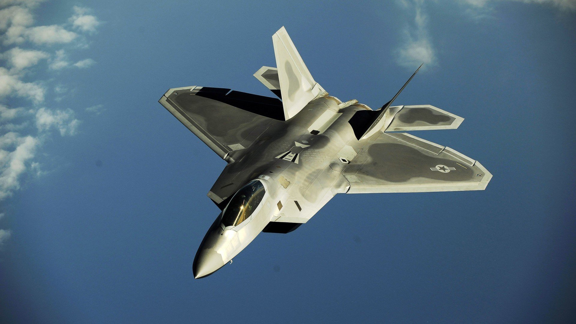 兴隆湖上演轻艇马拉松巅峰对决，兴隆湖水上运动中心