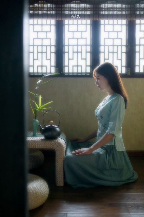 九游-足球纪录不断刷新，球迷见证历史时刻，足球历史视频