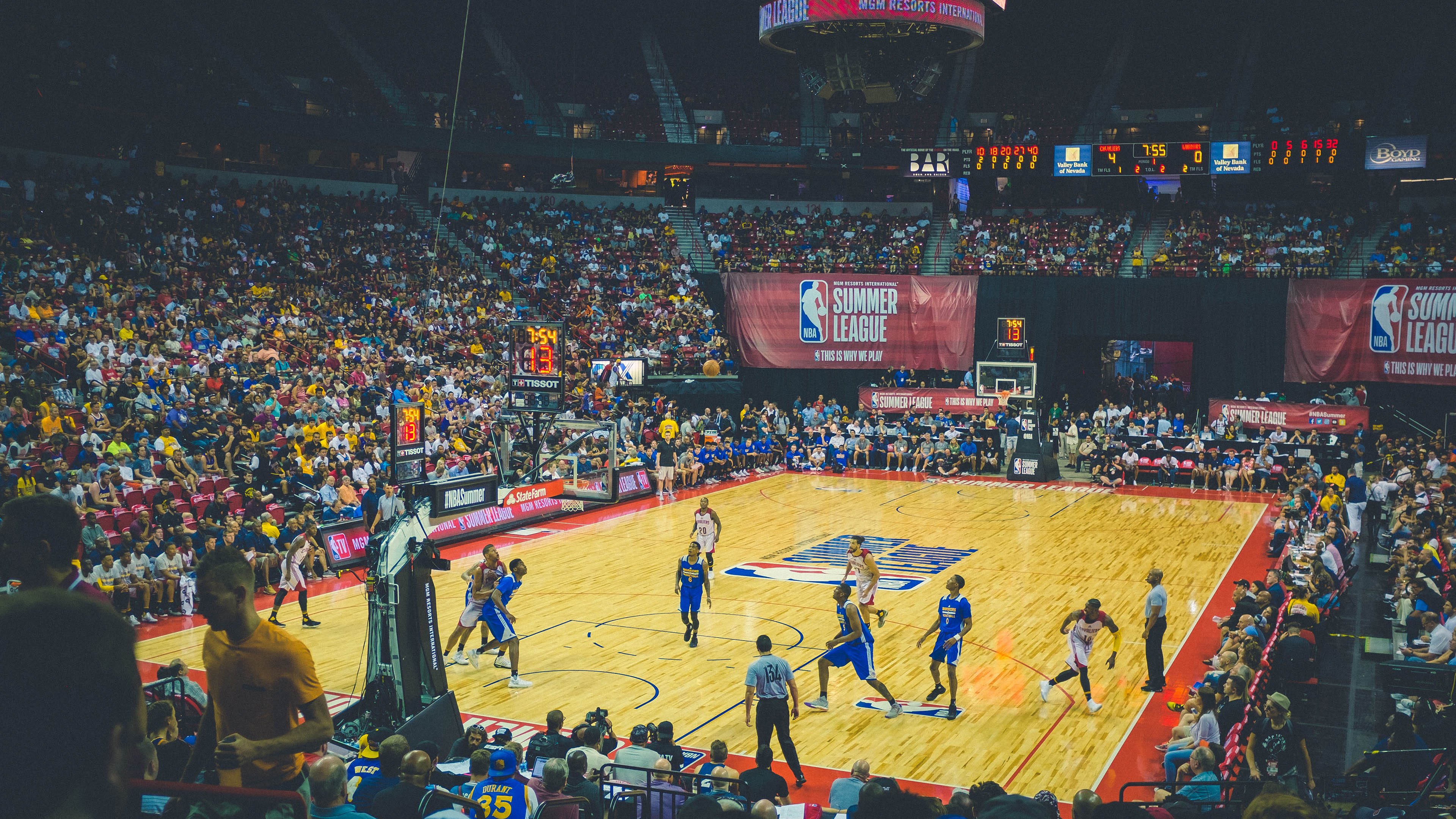 “赛季倒计时,争冠队伍逐步明朗,战火愈演愈烈”,赛季结束倒计时